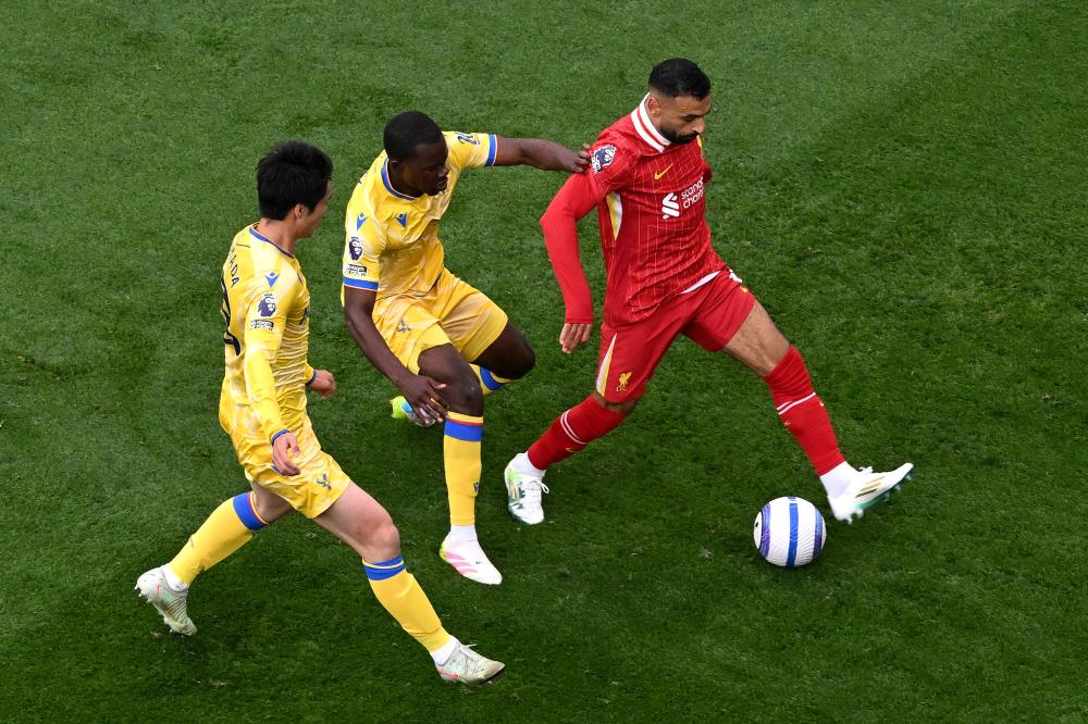 世界杯小组赛抽签出炉，各组形势复杂，韩国、意大利、巴西等队有望晋级，美国、土耳其等队面临挑战。